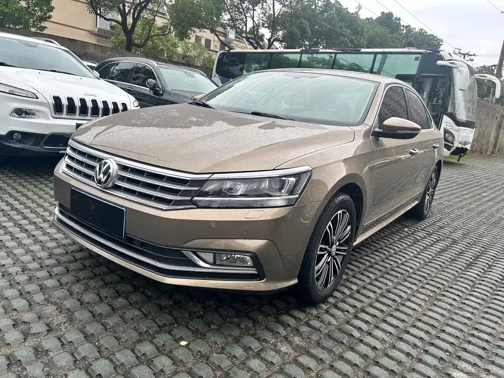 Volkswagen Passat 2018 — фото 2