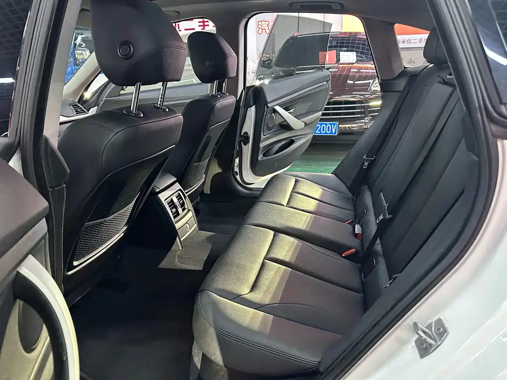 BMW 3 Series GT 2016 — фото 10