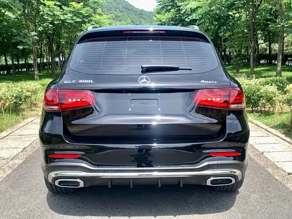 Mercedes-Benz GLC 2023