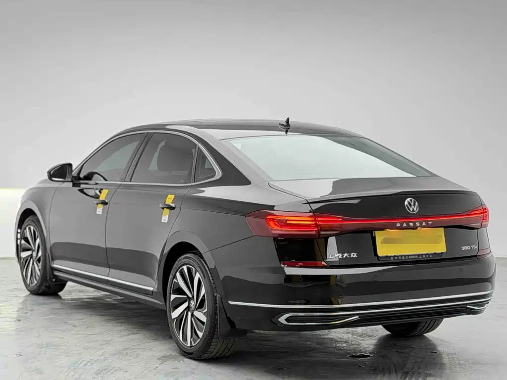 Volkswagen Passat 2024 — фото 4