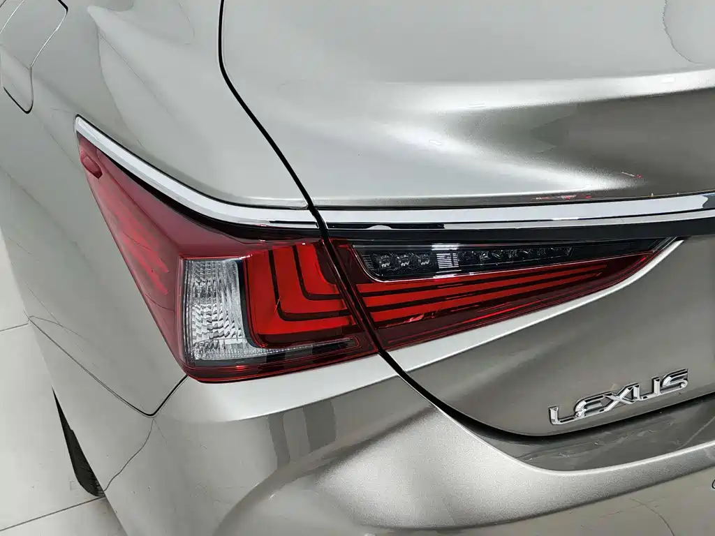 Lexus ES 2024 — фото 17