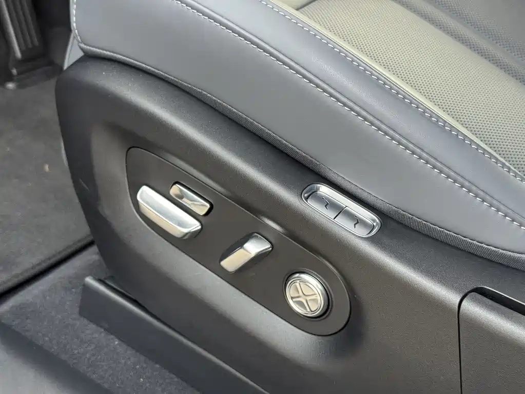 Xiaomi YU7 2025 — фото 13