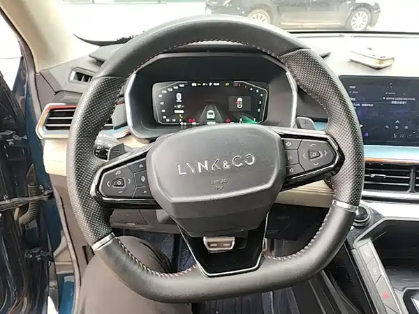 Lynk & Co 06 2020