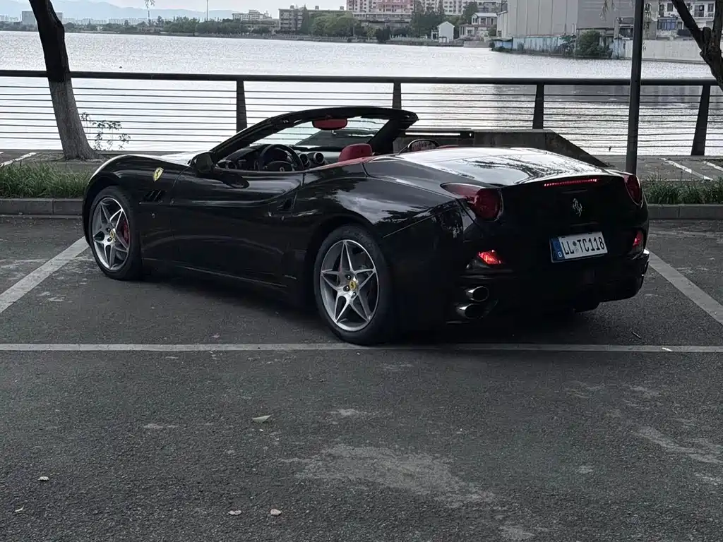 Ferrari California T 2011 — фото 16