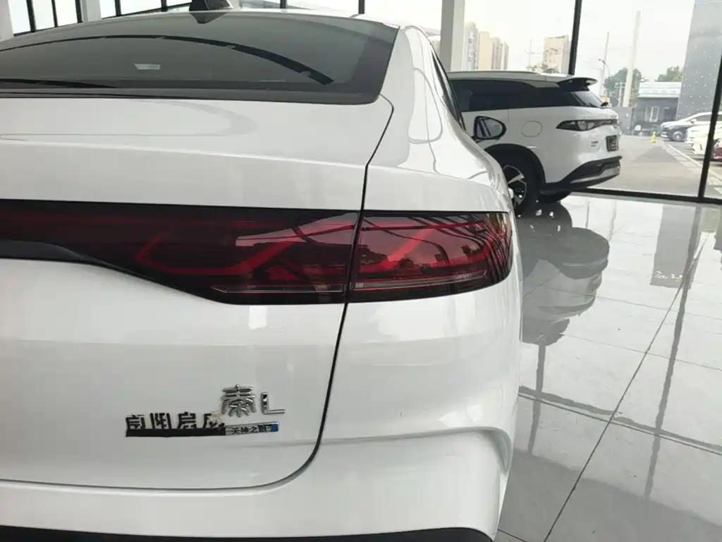 BYD Qin L 2025 — фото 8