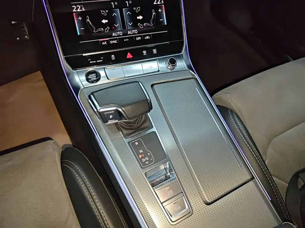 Audi A6L 2023 — фото 14