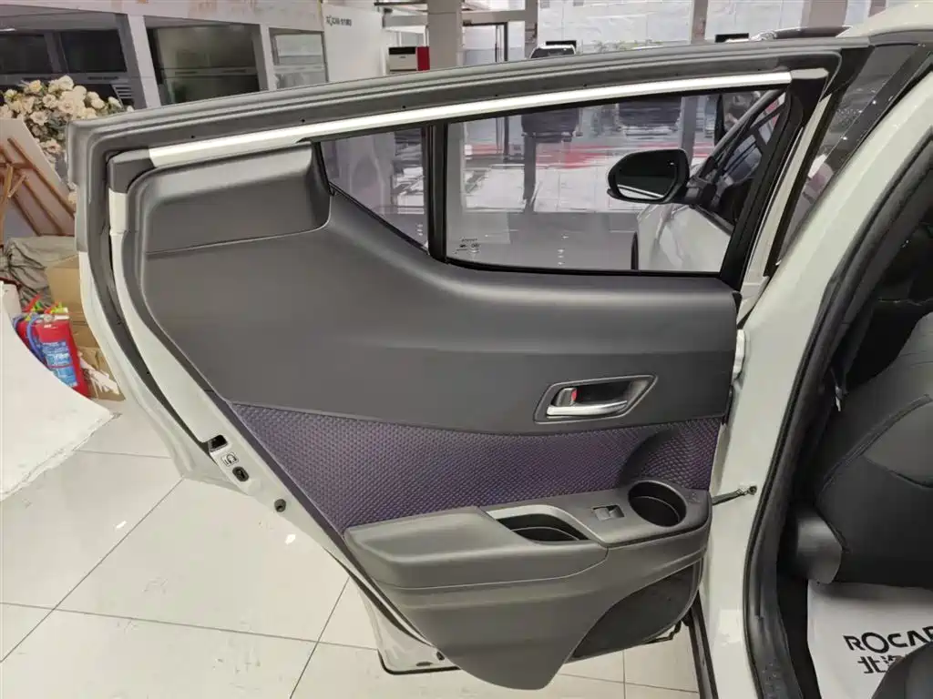 Toyota C-HR 2021 — фото 28