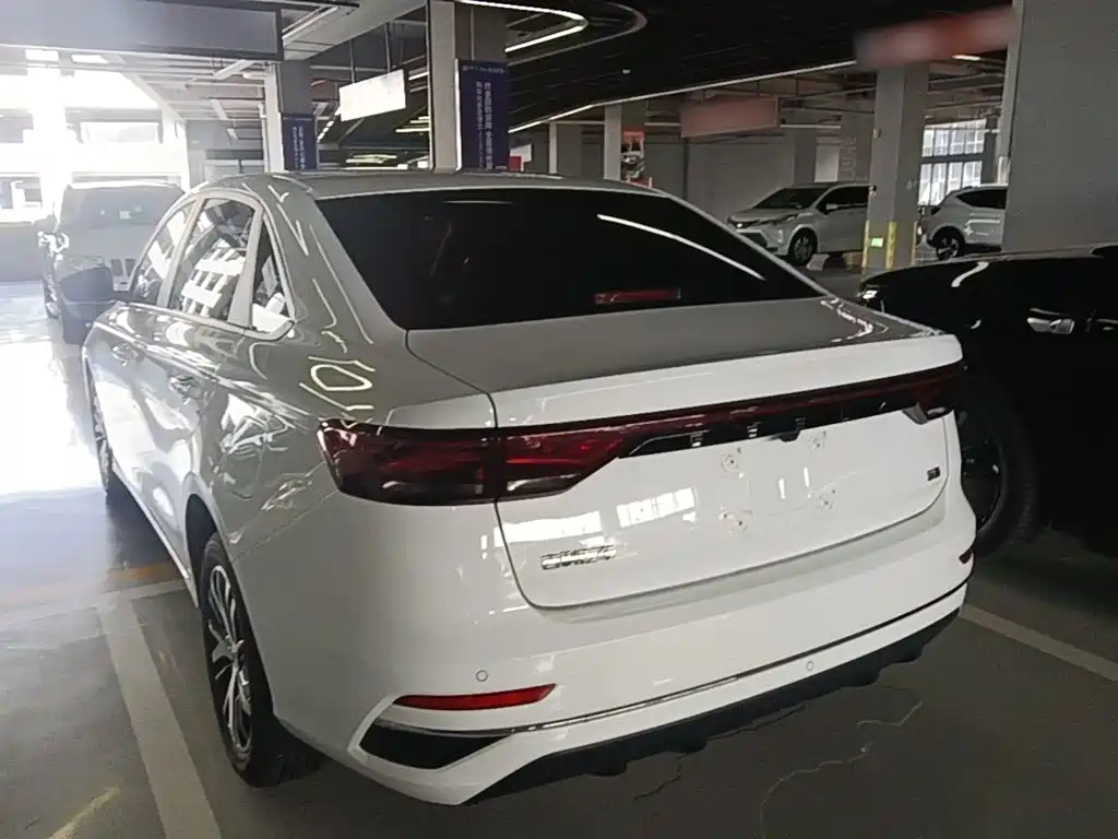 Geely Emgrand 2025
