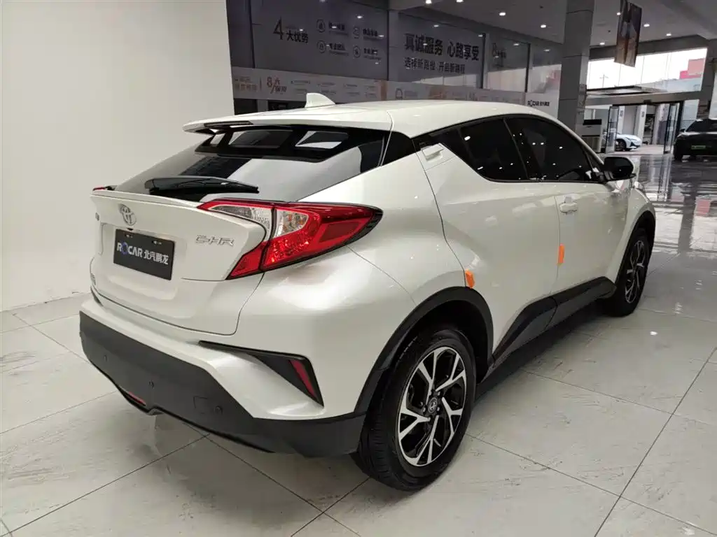 Toyota C-HR 2021 — фото 16