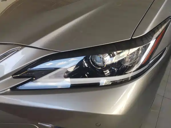 Lexus ES 2021
