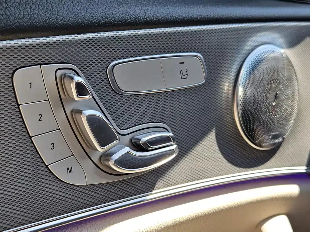 Mercedes-Benz E-Class 2019 — фото 14