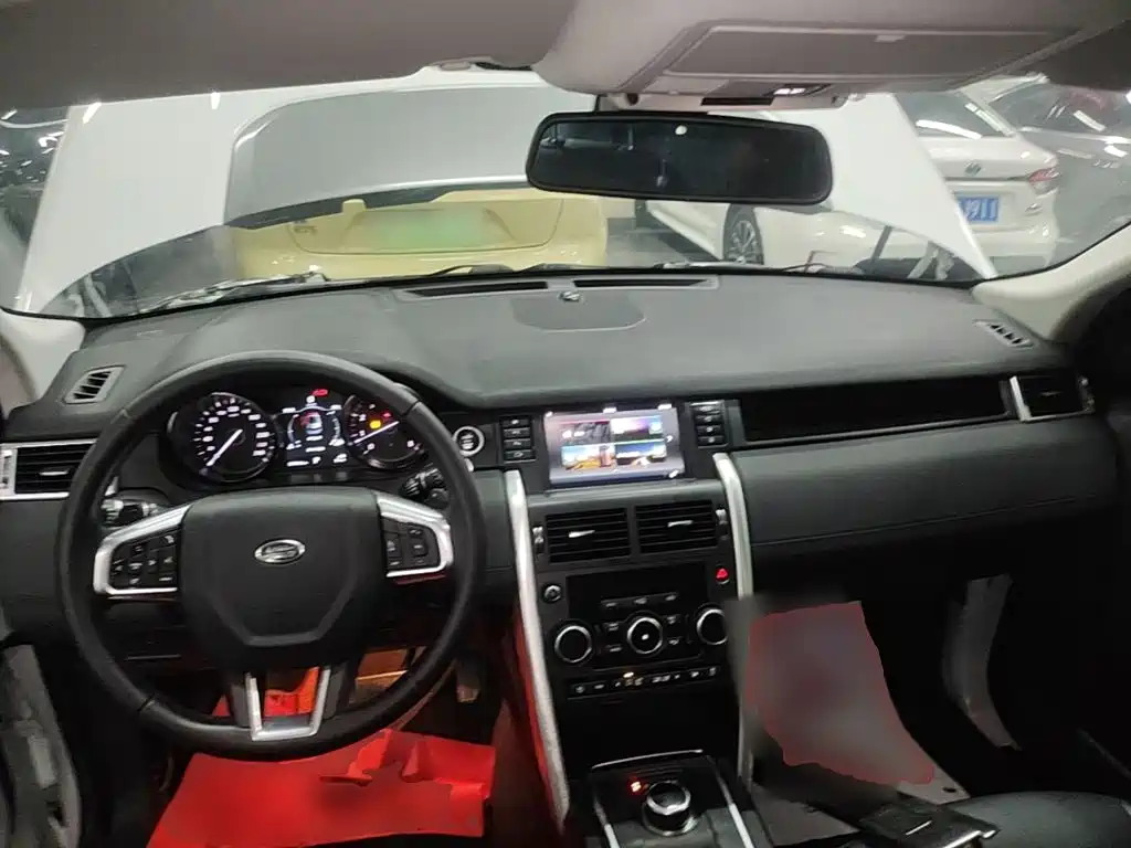 Land Rover Discovery Sport 2019 — фото 10