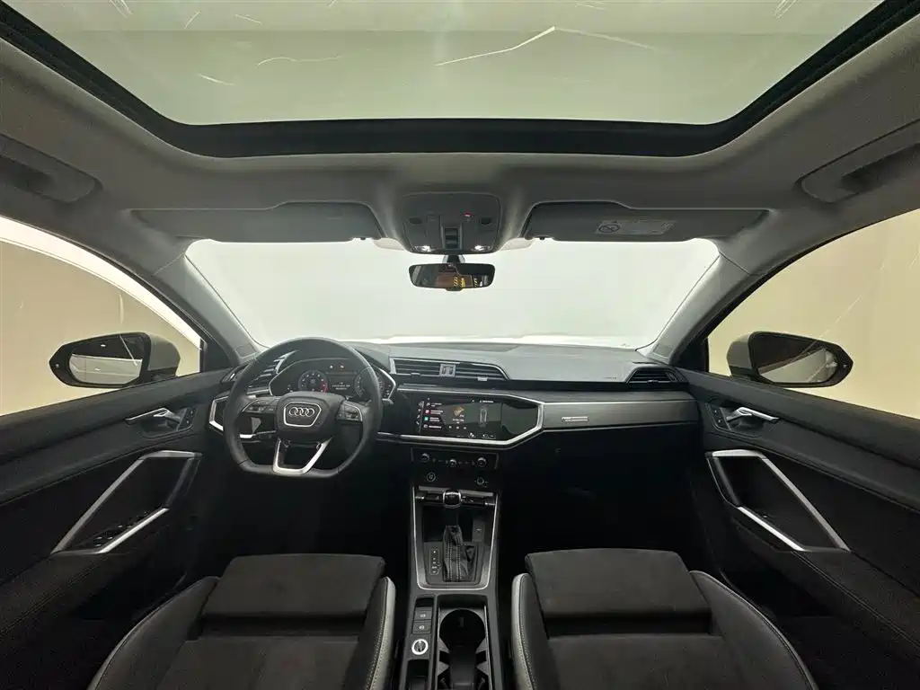Audi Q3 2023 — фото 10