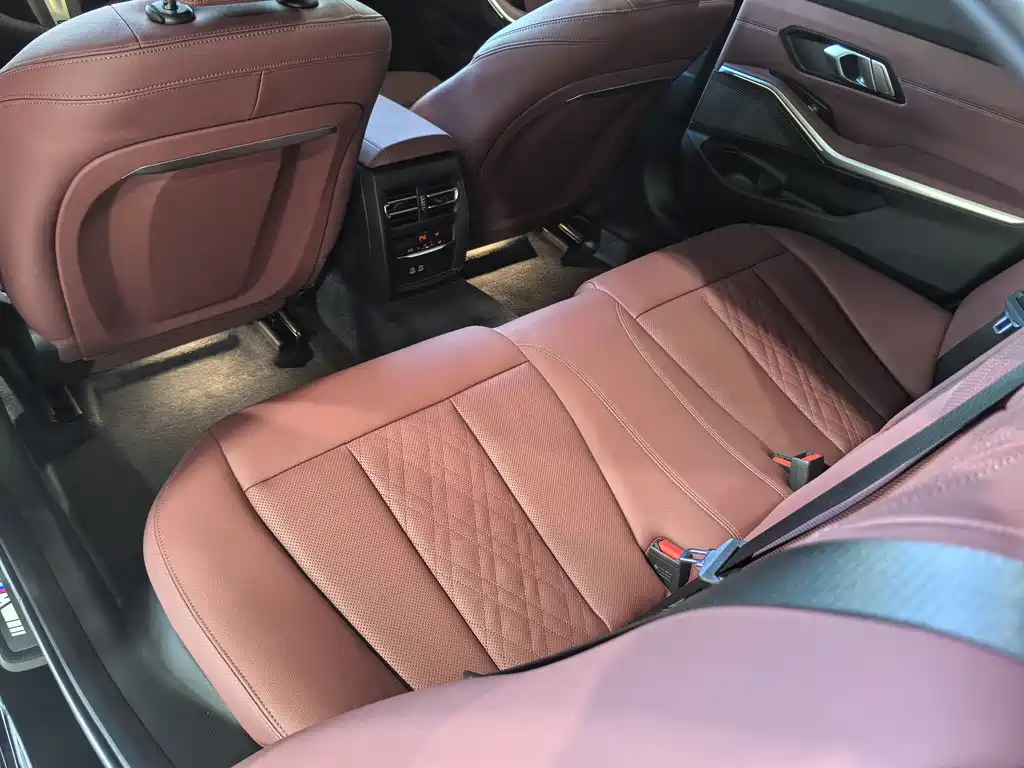 BMW 3 Series 2023 — фото 15