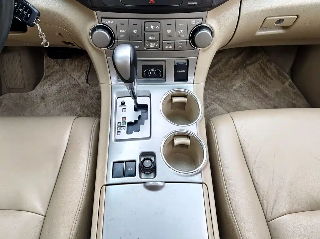 Toyota Highlander 2012 — фото 16