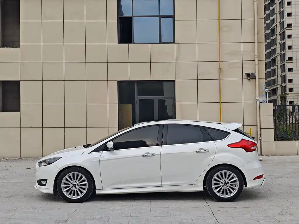 Ford Focus 2016 — фото 4