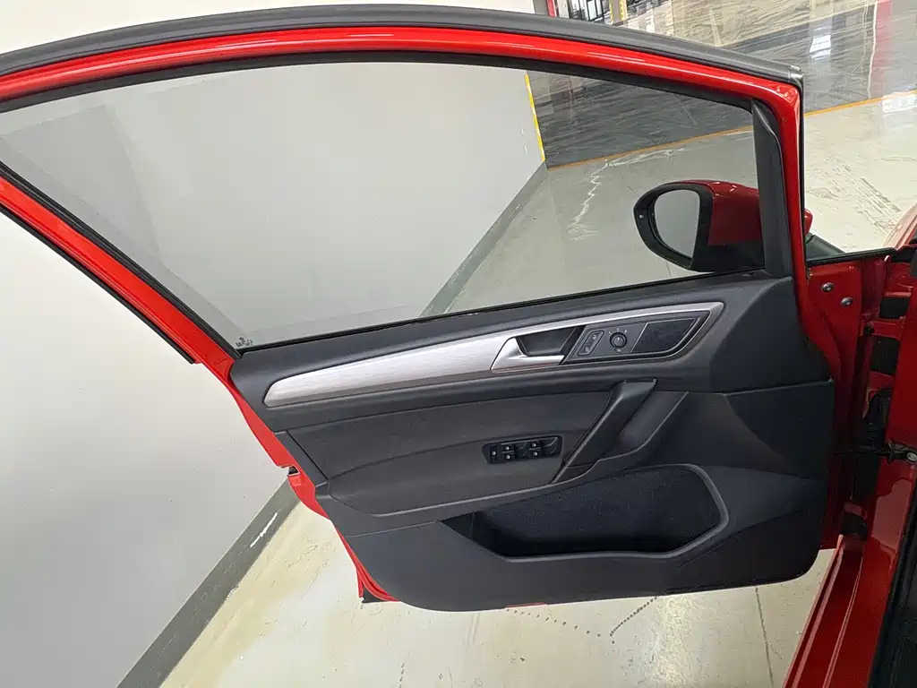 Volkswagen Golf Sportsvan 2019 — фото 14