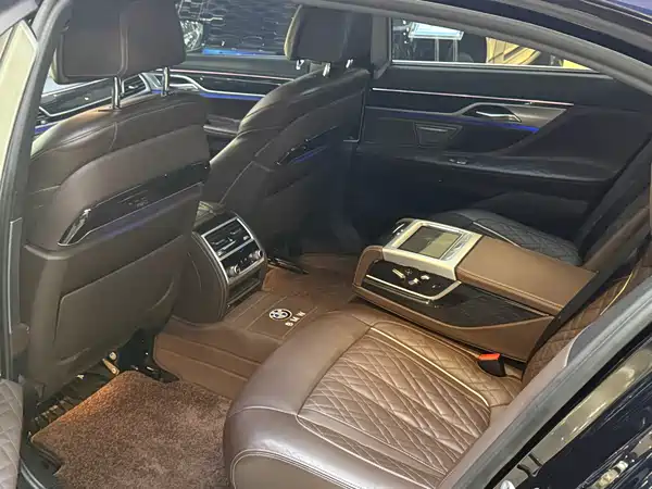 BMW 7 Series 2021