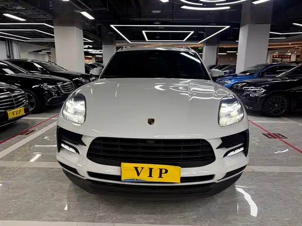 Porsche Macan 2021