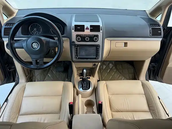 Volkswagen Touran 2012