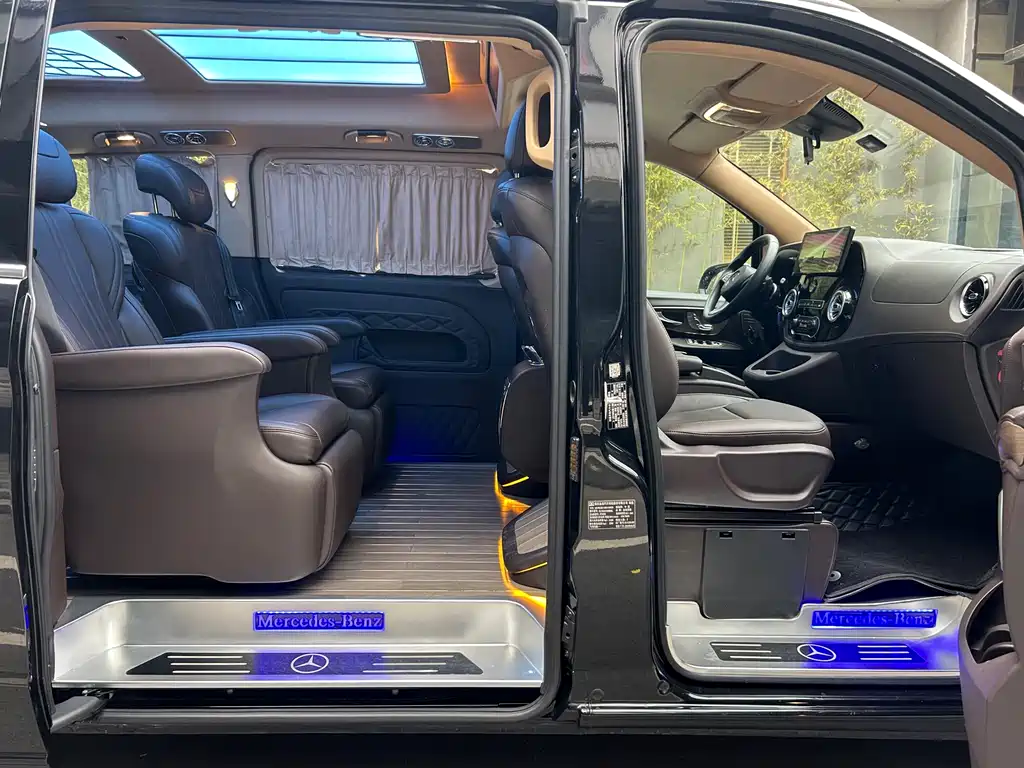 Mercedes-Benz Vito 2023 — фото 11
