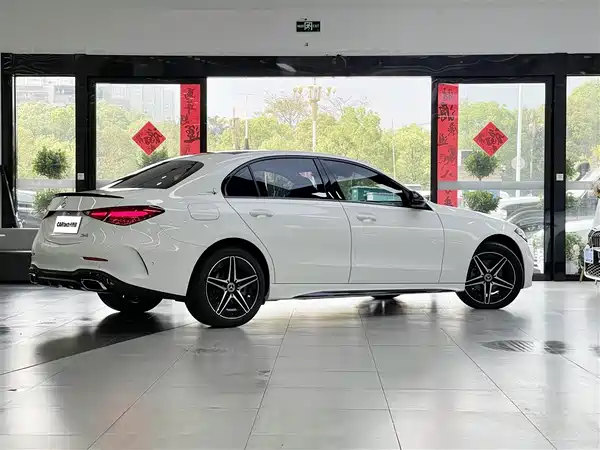 Mercedes-Benz C-Class 2024