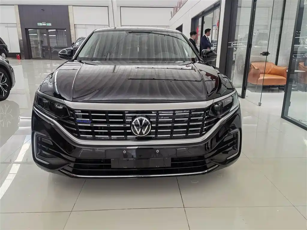 Volkswagen Passat New Energy 2022 — фото 2