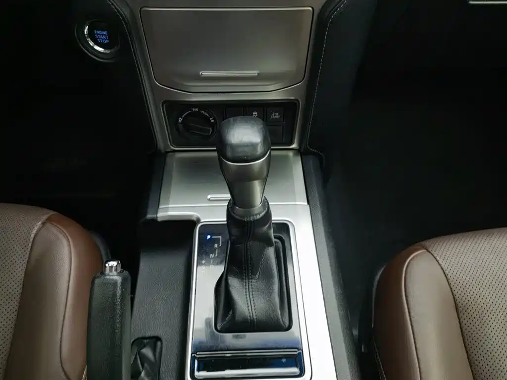 Toyota Prado 2019 — фото 13