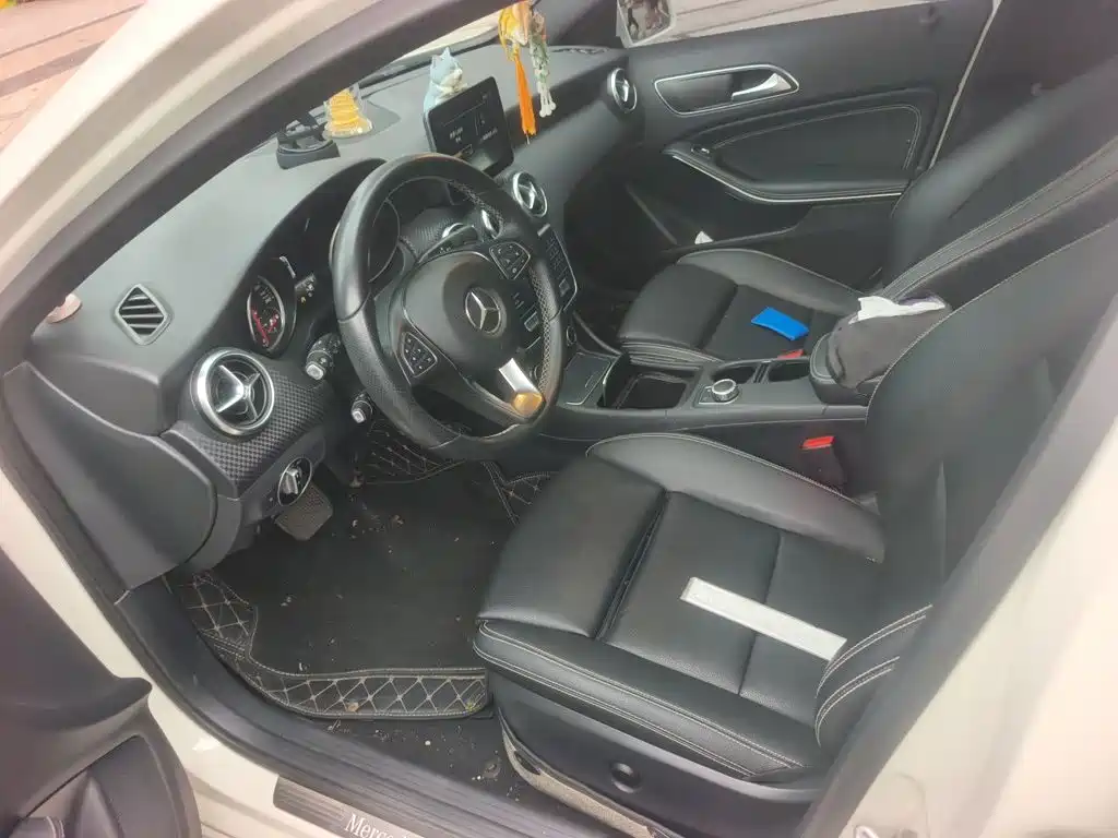 Mercedes-Benz A-Class 2017 — фото 12