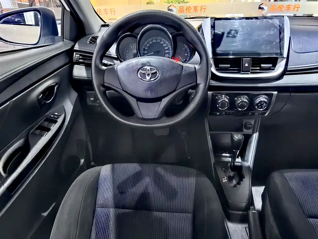 Toyota Yaris L 2019 — фото 7