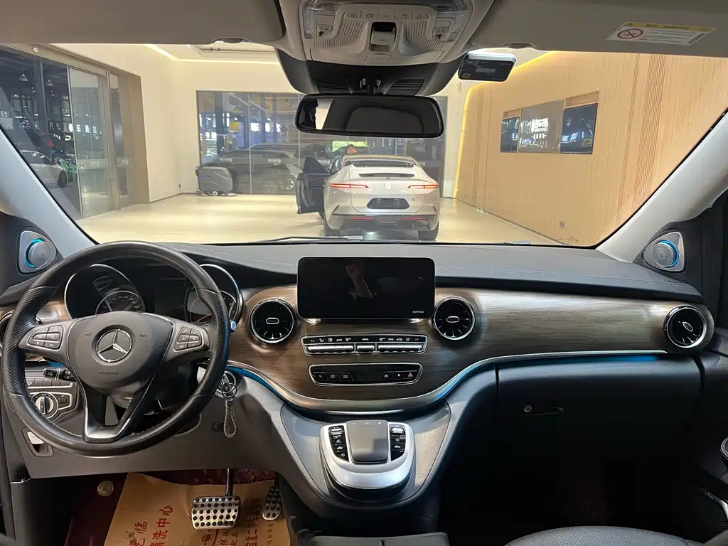 Mercedes-Benz V-Class 2021