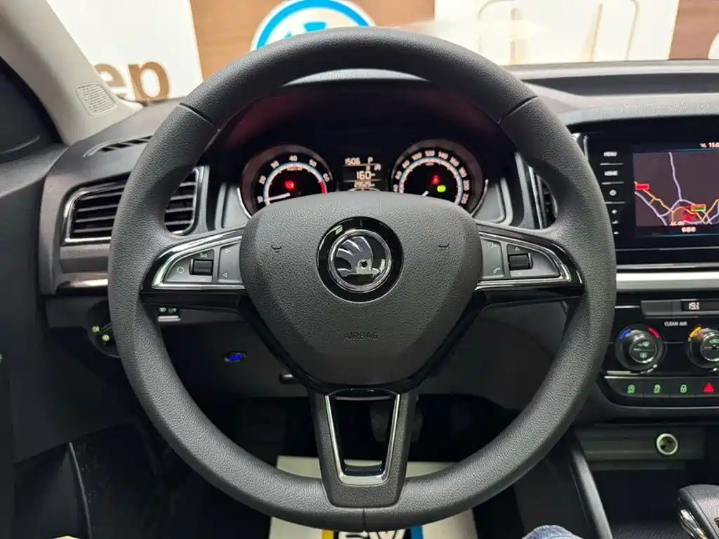 Skoda Kamiq 2023 — фото 11