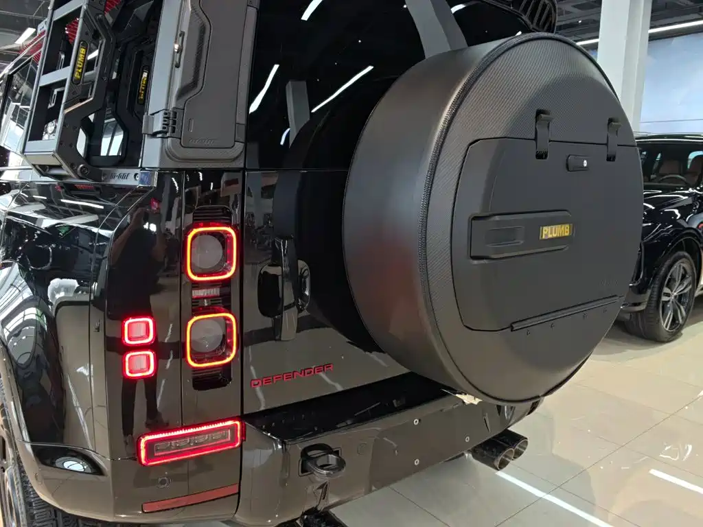 Land Rover Defender 2025 — фото 14