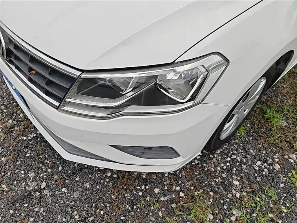 Volkswagen Jetta 2017 — фото 24
