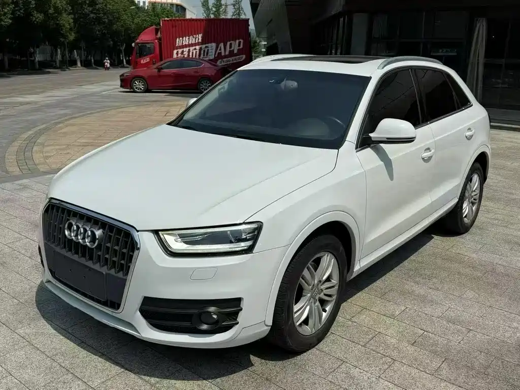 Audi Q3 2015 — фото 1