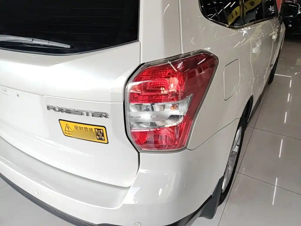 Subaru Forester 2015 — фото 8