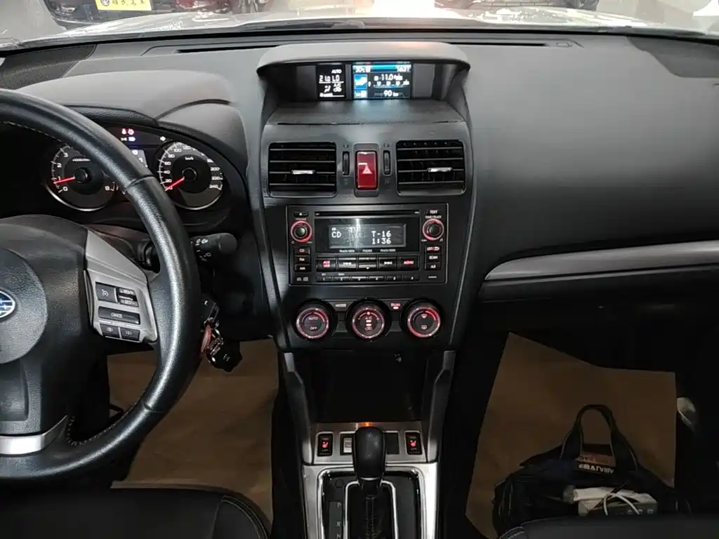 Subaru Forester 2015 — фото 13