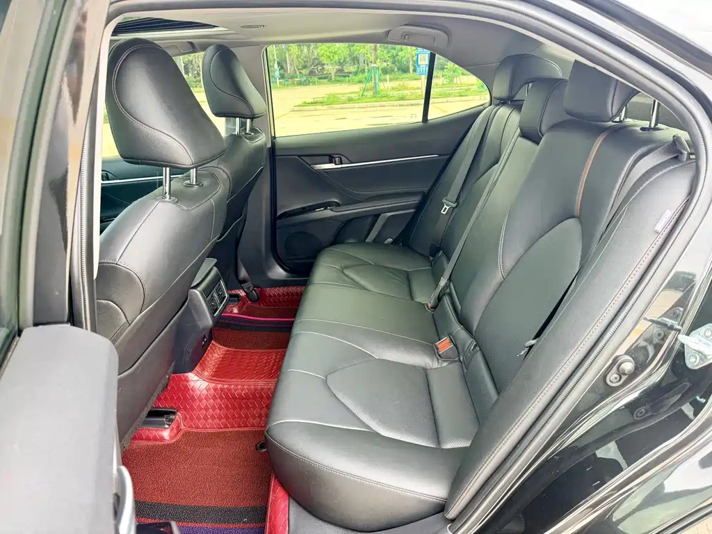 Toyota Camry 2023 — фото 14