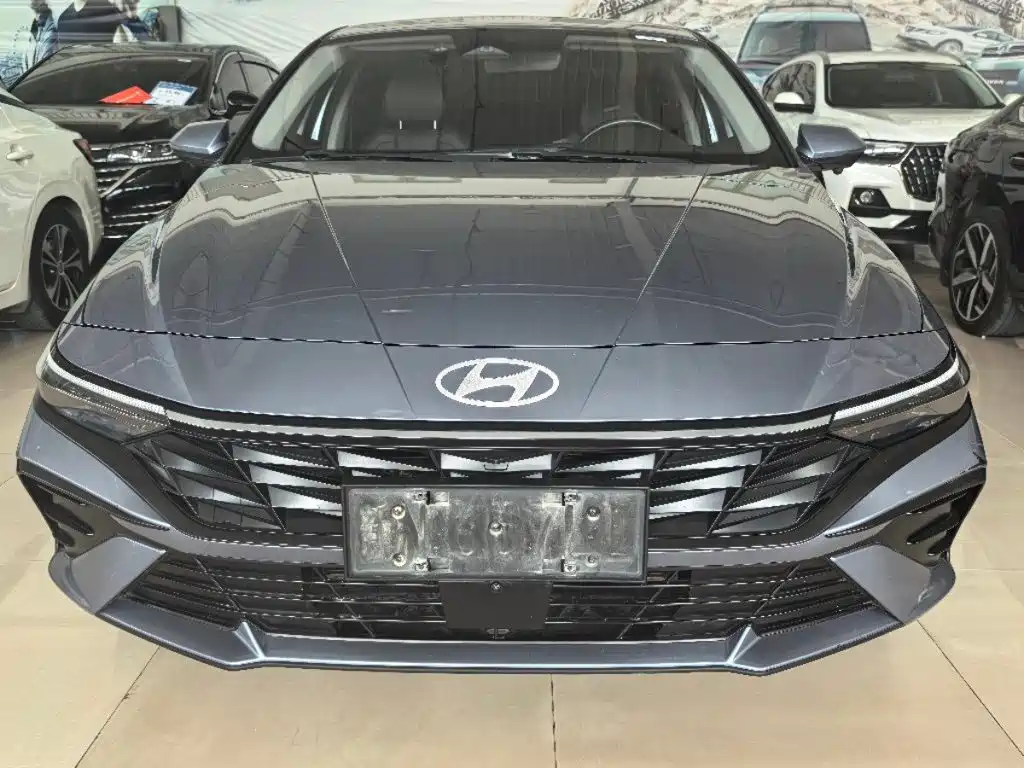 Hyundai Elantra 2023