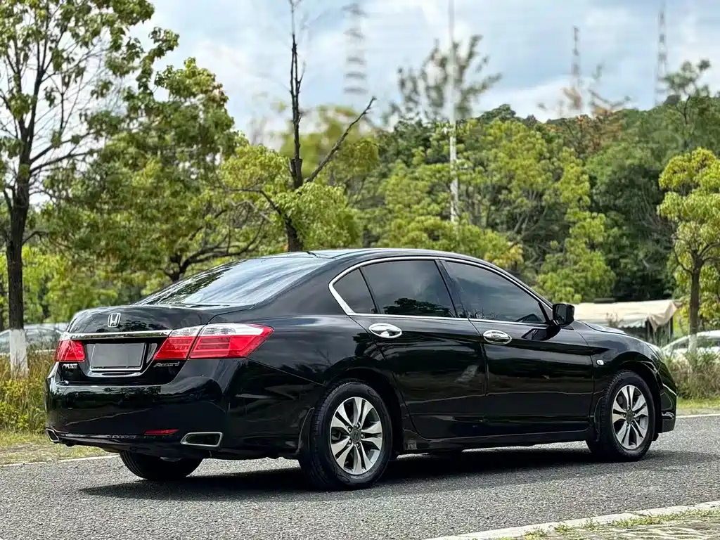 Honda Accord 2015 — фото 4