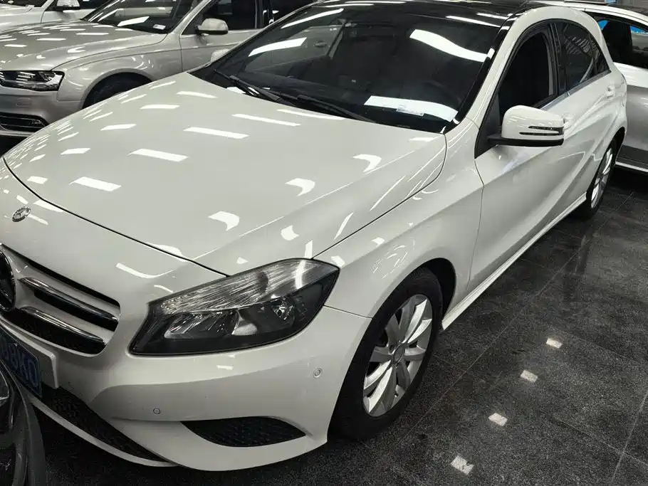 Mercedes-Benz A-Class 2014 — фото 1