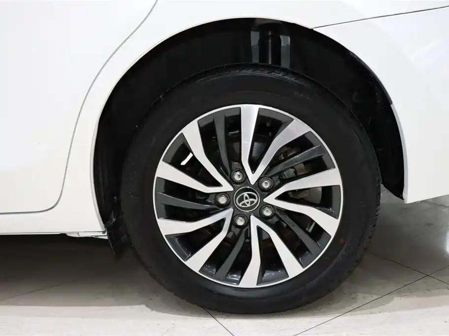 Toyota Corolla 2019 — фото 20