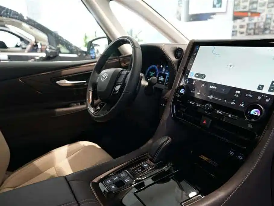 Toyota Alphard 2024 — фото 5