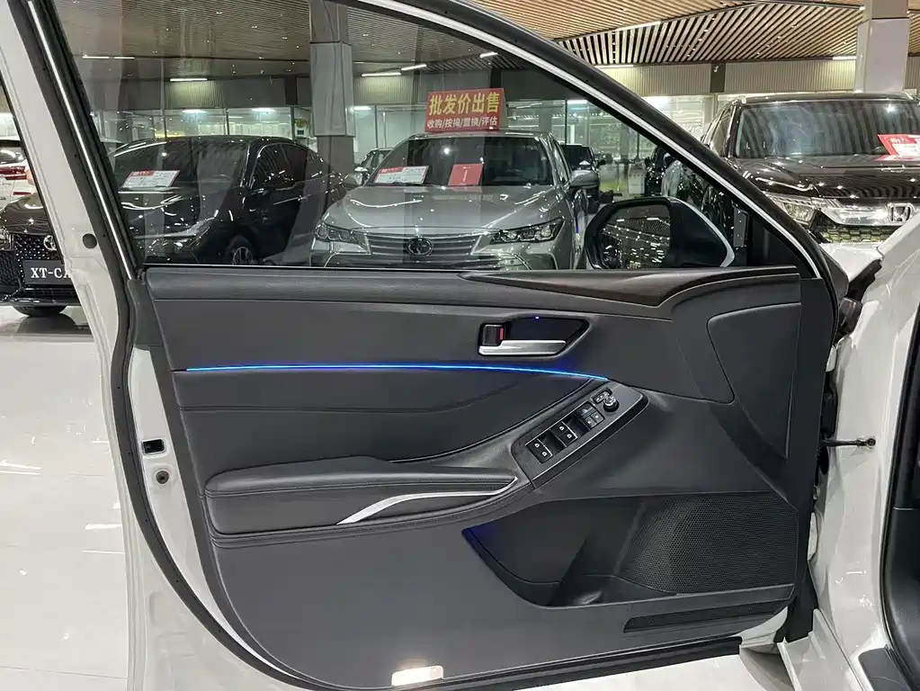 Toyota Avalon 2022 — фото 10