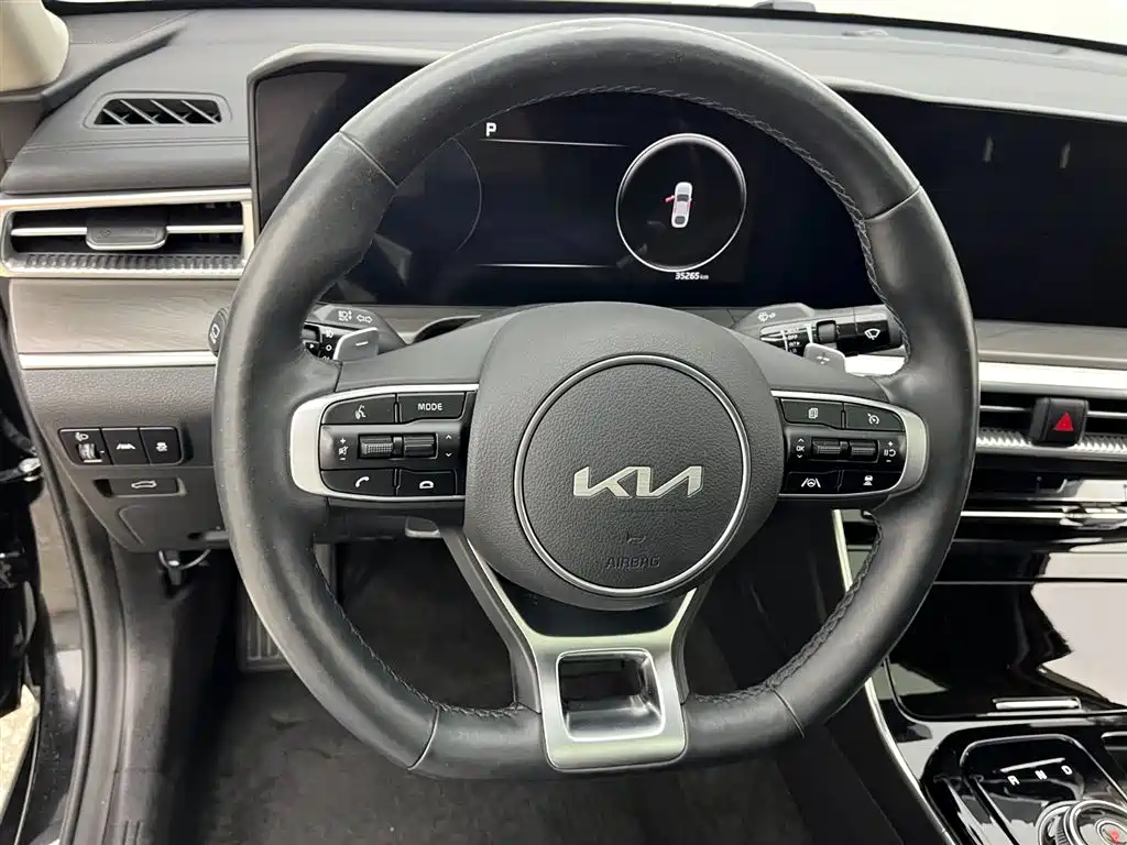 Kia K5 2023 — фото 10