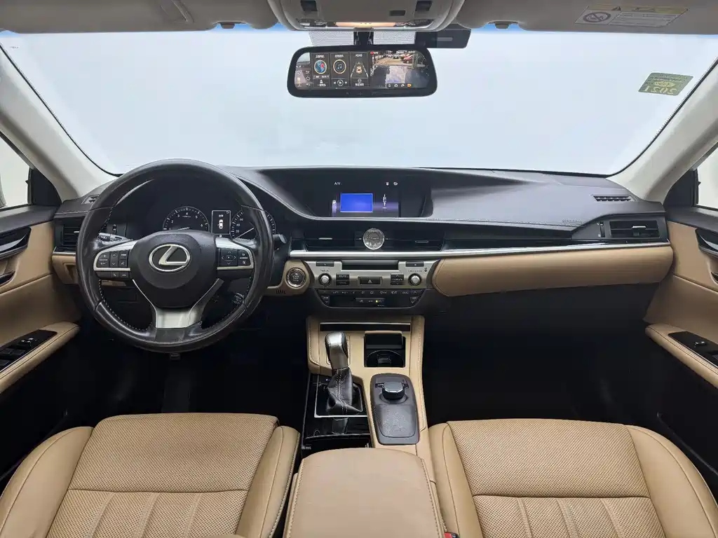 Lexus ES 2017 — фото 18
