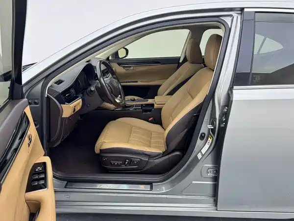 Lexus ES 2017