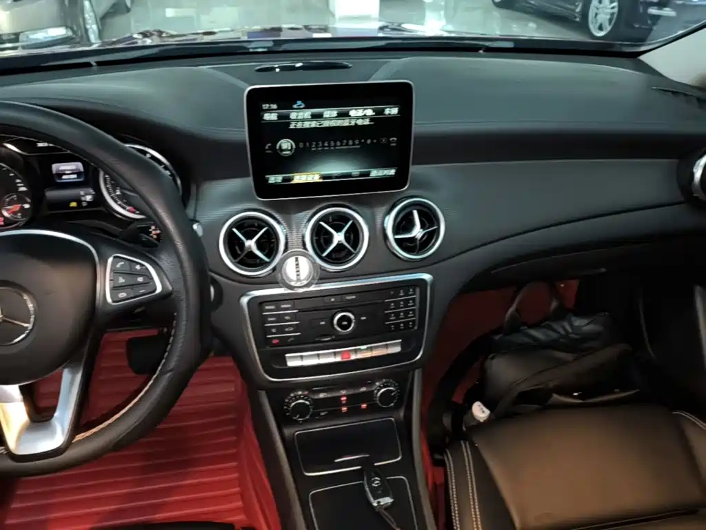 Mercedes-Benz GLA 2018 — фото 10