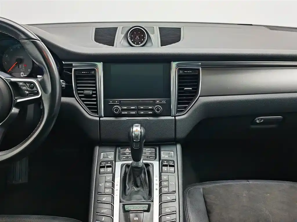 Porsche Macan 2017 — фото 12