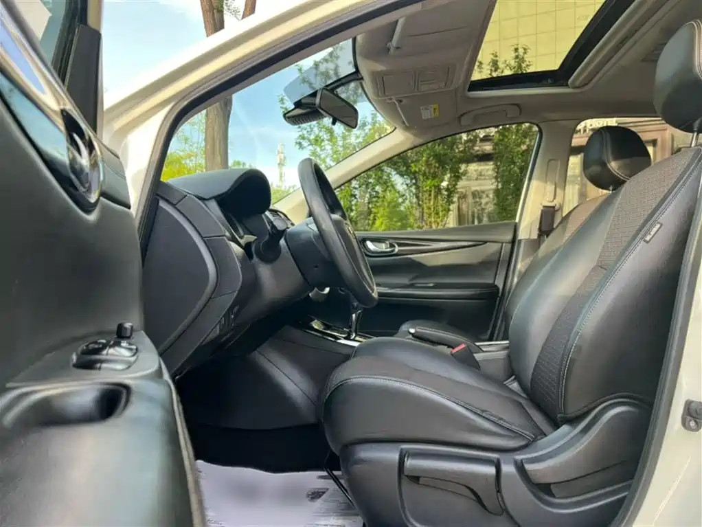 Nissan Tiida 2019 — фото 14